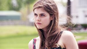 Alexandra Daddario (1)