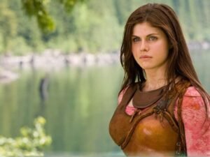 Alexandra Daddario (6)