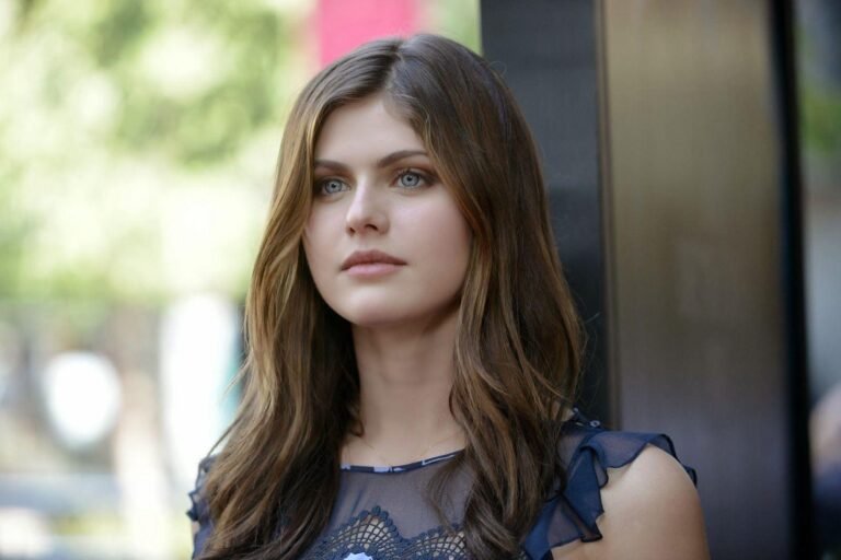 Interesting Facts You Didn’t Know About Alexandra Daddario #2