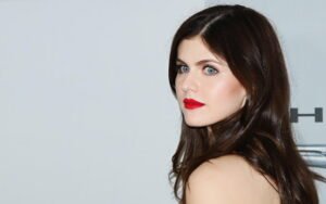 alexandra-daddario-actressin-red-lipstick